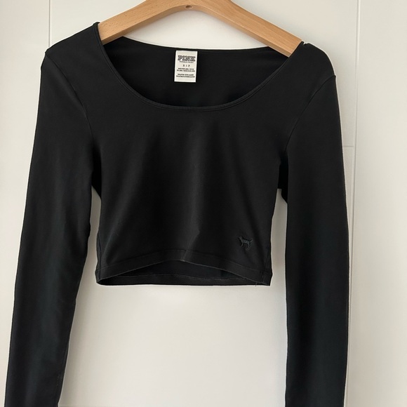 PINK Victoria's Secret Black Long Sleeve cropped top - Picture 1 of 4
